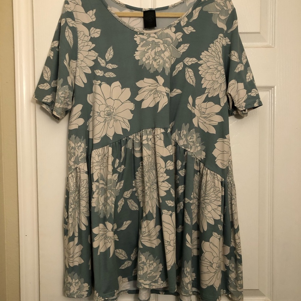 Floral baby doll tee